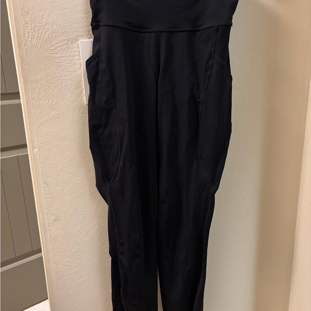 Women's Lululemon leggings size
2 , clothes